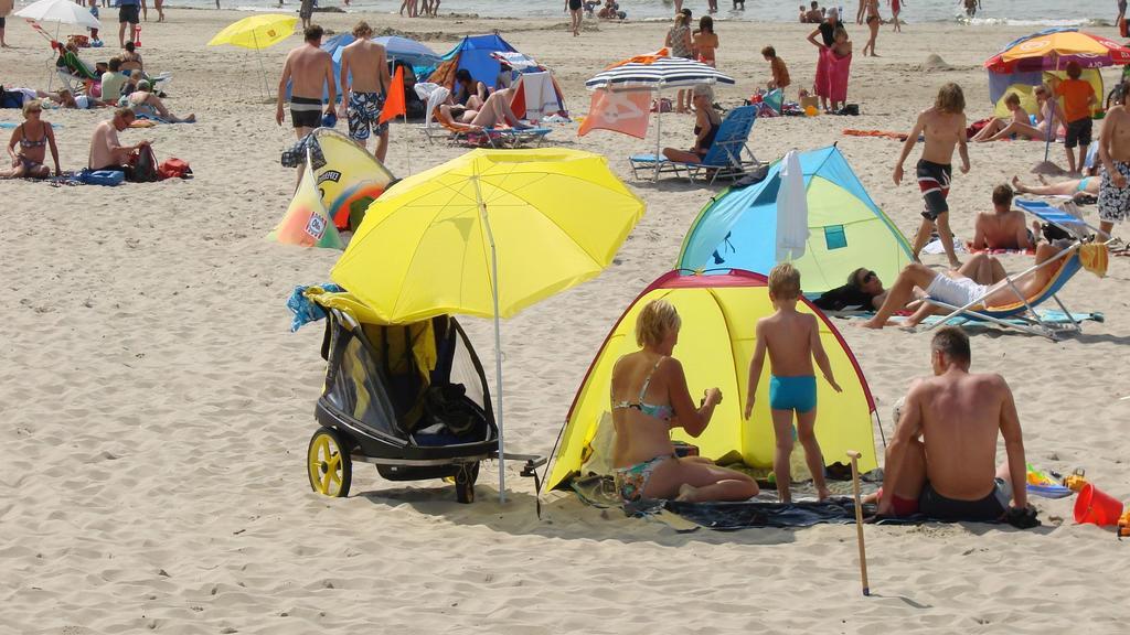 Strand49 Glamping Sint Maartenszee Sint Maartensvlotbrug 外观 照片